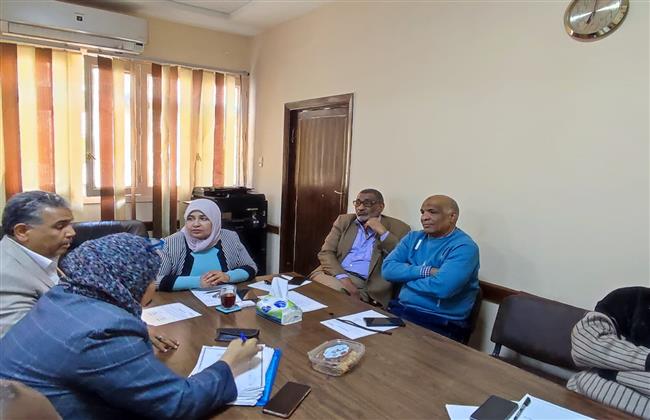 مراجعة التراخيص والمستندات المالية والإدارية لكل المدارس والمراكز الخاصة بقنا