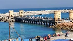   متحدث وزارة الري: إنشاء حائط بحري بطول 835 مترا لحماية طريق كورنيش الإسكندرية من النوات