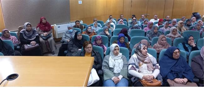 "الاتيكيت الوظيفي وفن التعامل في بيئة العمل".. محاضرة بمكتبة مصر العامة بدمنهور 