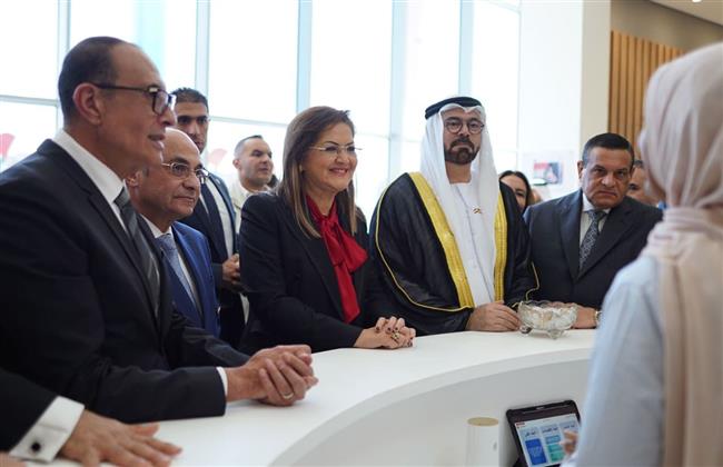وزيرة التخطيط تفتتح مركز خدمات مصر بأسوان