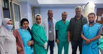 فريق طبى بمستشفى قنا العام ينجح فى إجراء قسطرة مخية لعجوز 70 عاما