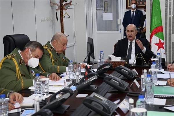 «تبون» يدعو الجيش لمواصلة تطوير الجزائر