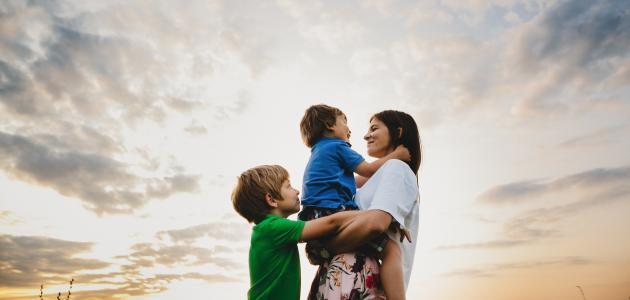 من أسس التربية السليمة.. العدل بين الأبناء