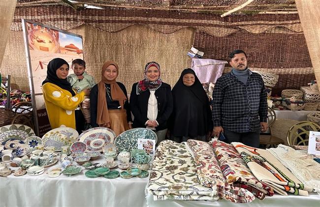 الفيوم تشارك بمعرض الحرف التراثية واليدوية «أيادي مصر» بأسوان