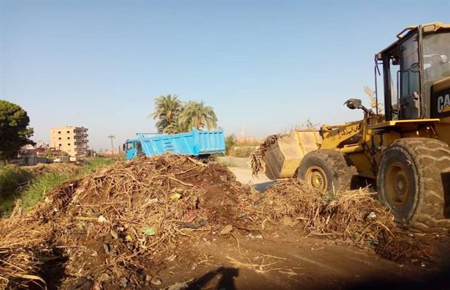 محافظ أسيوط: استكمال رفع نواتج تطهير الترع والمصارف بمراكز المحافظة 