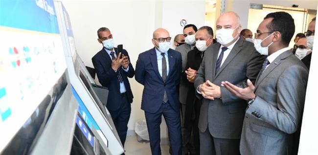 «الداودى» يفتتح أول فرع للبنك التجارى الدولى CIB بمدينة قنا