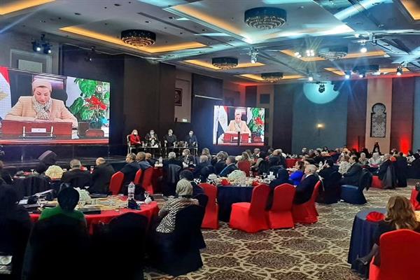 وزيرة البيئة: الحكومة المصرية تتخذ  المزيد من الإجراءات لمواجهة التغيرات المناخية