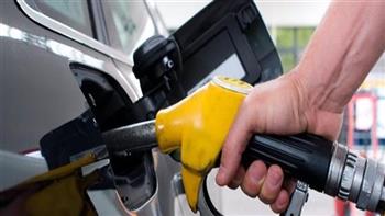   ارتفاع أسعار البنزين بلبنان وتراجع مستمر في سعر صرف الليرة أمام الدولار