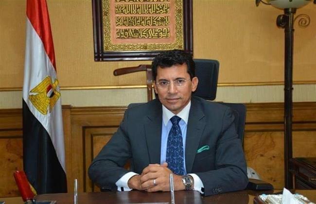 وزير الرياضة يطمئن على بعثة النادى الأهلى بالإمارات