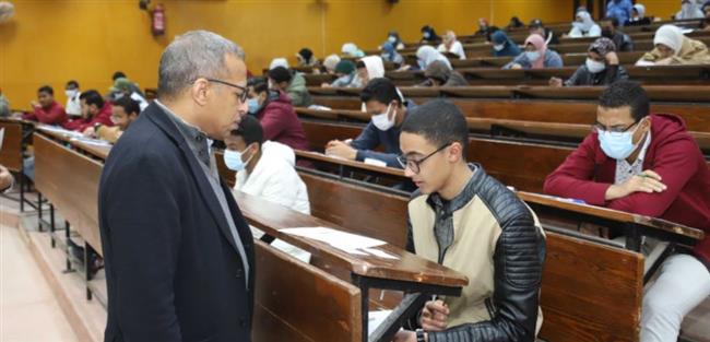 انتظام وهدوء فى امتحانات جامعة جنوب الوادى بقنا