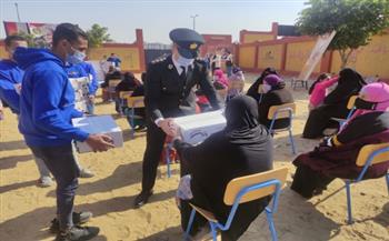   الداخلية توجه قافله لتوزيع المساعدات العينية على المواطنين بمدينة الأمل بالقاهرة 