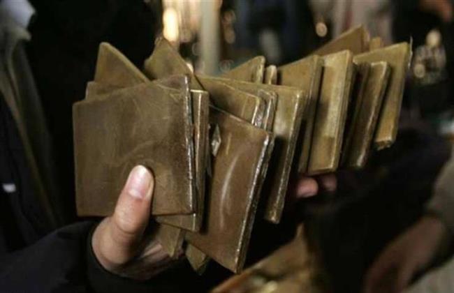 «بحجم تعاملات 3 مليون جنيه».. ضبط 310 طربة لمخدر الحشيش بالسويس