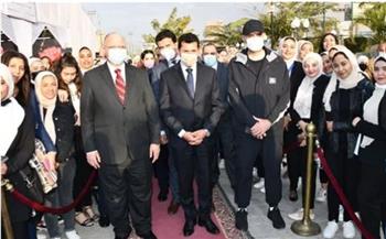  وزير الشباب ومحافظ القاهرة وسفير البحرين يفتتحون معرضاً لمنتجات الشباب اليدوية والتراثية