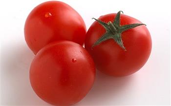   دراسة: كوب واحد من عصير طماطم يمنع أمراض القلب