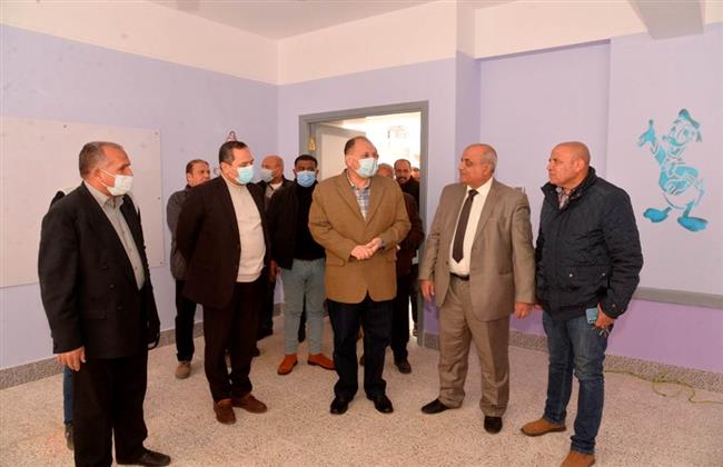 محافظ أسيوط ورئيس هيئة الأبنية التعليمية يتفقدان إنشاء مدرسة التجاريين الرسمية 