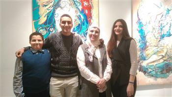   معرض "في انتظار ما سيأتي" للفنانة هالة مختار يضم 74 لوحة تعبر عن حياة المرأة المصرية