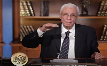 حسام موافي يكشف أسباب رائحة الفم الكريهة بعد تناول البصل