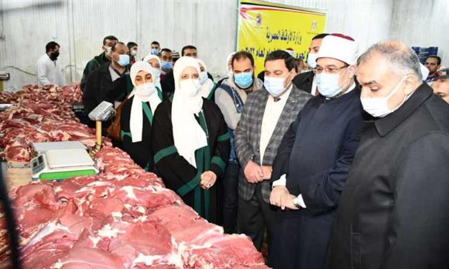 الأوقاف تعلن توزيع 3 أطنان لحوم من «صكوك الإطعام» اليوم 