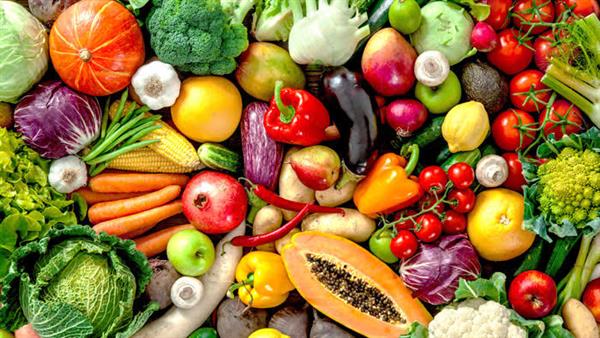 ٣طرق للتخلص من الكيماويات فى الخضروات والفواكه