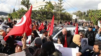 حشود غاضبة تزلزل تونس في «يوم الحشر»