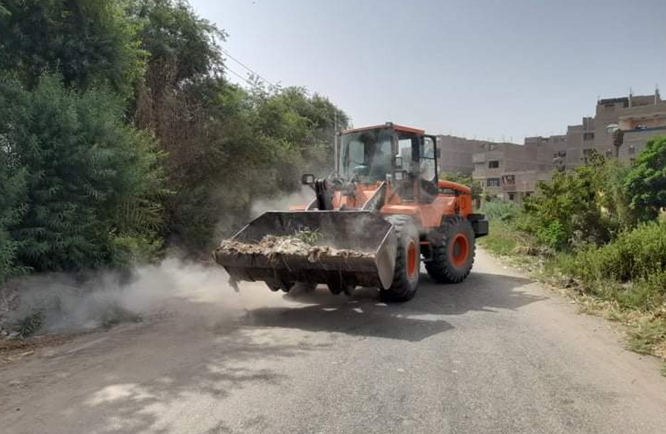 رفع 10 أطنان أتربة ومخلفات صلبة بمدينة سفاجا