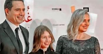   شاهد أول ظهور لابنة ظافر العابدين فى العرض الخاص لفيلم "غدوة" بتونس