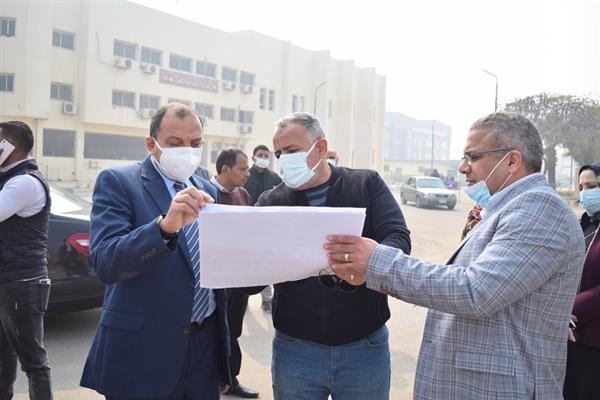 رئيس جامعة بنى سويف يتفقد مجمع التعليم الصناعي بشرق النيل