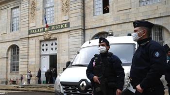   باريس.. إطلاق النار على رجل هاجم شرطيًا بسكين