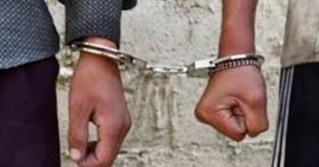 بأسلوب «إنتحال الصفة» حبس عاطل بتهمة انتحال صفة ضابط شرطة بالمنيا