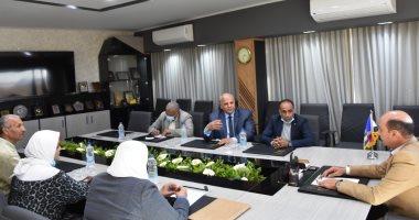 محافظ أسوان يجتمع مع وفد مؤتمر تنمية الثروة الحيوانية وسلامة الغذاء