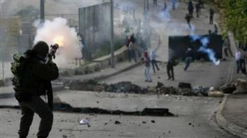   قوات الاحتلال تطلق قنابل الغاز السام صوب الفلسطينيين في مخيم العروب 