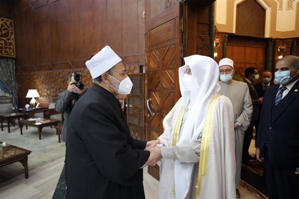 شيخ الأزهر يستقبل وزير الشئون الاسلامية والدعوة والإرشاد السعودي