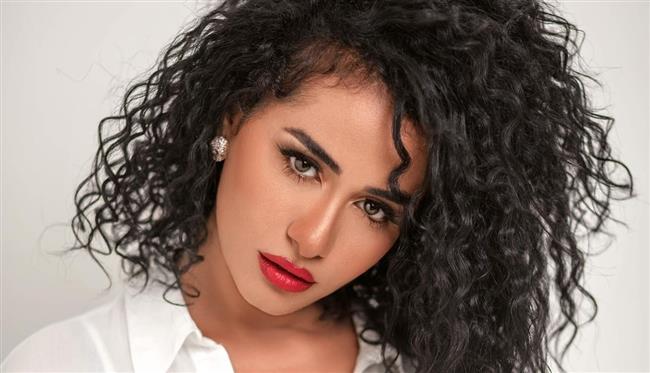نانسي صلاح صديقة ريهام حجاج المقربة فى يوتيرن 