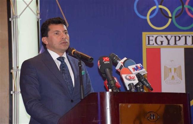وزير الرياضة يساند بعثتي الأهلى والزمالك قبيل مشاركتهما الإفريقية