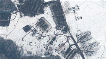   شركة أمريكية: صور أقمار صناعية تظهر نشاطا عسكريا مكثفا لروسيا