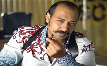 الفنان محمد ثروت مدرس رياضيات في «دايما عامر»