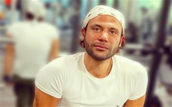 محمد إمام يشارك متابعيه فيديو من كواليس «عمهم»