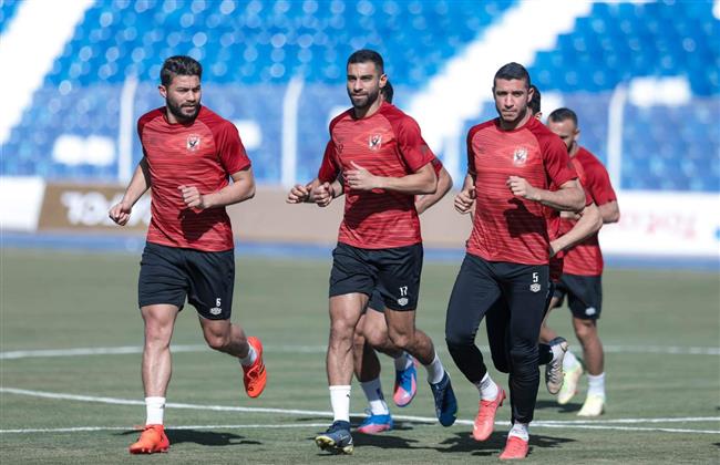 الأهلي يختتم تدريباته على ملعب الجوهرة الزرقاء استعدادًا لمباراة الهلال