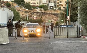   الاحتلال الإسرائيلي يغلق حي الشيخ جراح ويعتدي على أهله والمتضامنين معهم