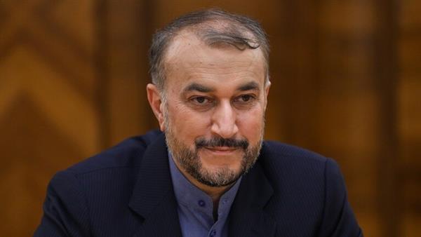 عبد اللهيان لنظيره الأوكراني: ينبغي حل الأزمة الحالية دون تدخل دول ثالثة