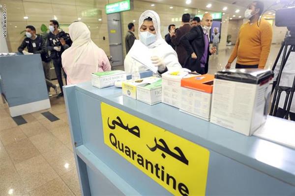 احتجاز 19 راكبا قادمين من الخارج وترحيل 4 منهم بسبب كورونا