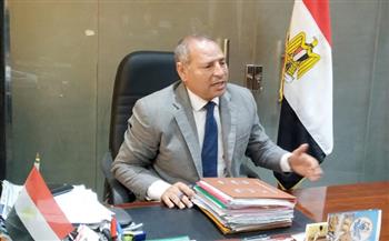   نائب محافظ القاهرة يتابع صرف تعويضات شارع حسين كامل سليم