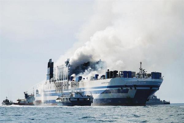 اليونان: البحث عن 12 راكبا مفقودا عقب اندلاع حريق على متن عبارة قرب جزيرة كورفو