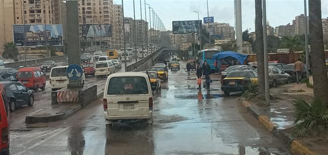 أمطار ورياح الشمس الصغيرة بدأت بالإسكندرية 