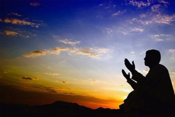 هل يجوز الدعاء عند شروق الشمس؟