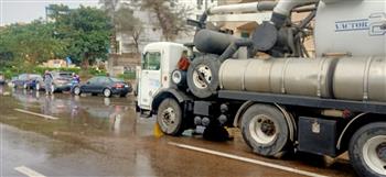   محافظ القاهرة يوجه بالتعامل الفورى مع تجمعات مياه الأمطار لتسهيل حركة المرور