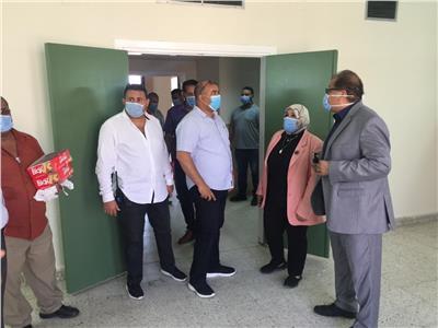 رئيس جامعة قناة السويس يوجه بتطوير الأقسام الداخلية بالمستشفى الجامعي