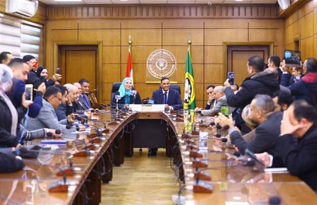 القباج تستهل زيارتها لمحافظة الدقهلية بلقاء المحافظ وأعضاء مجلسي النواب والشيوخ