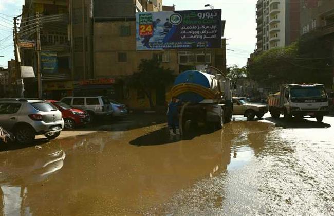 محافظ الفيوم يتفقد رفع تراكمات مياه الأمطار من الشوارع