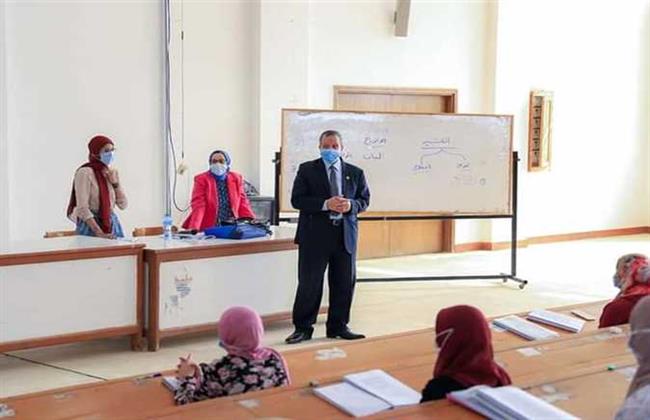 رئيس جامعة السويس يتابع انتظام الدراسة في أول أيام الترم الثاني